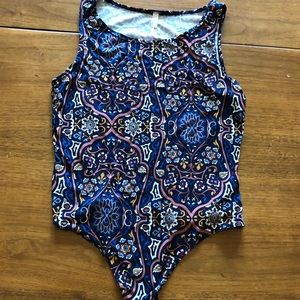 Women’s medium simply ruby bodysuit floral